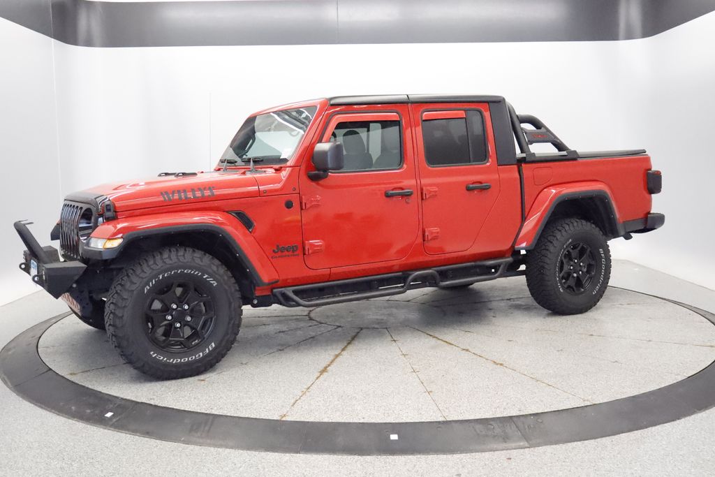 Firecracker Red Clearcoat 2021 Jeep Gladiator Pickup Truck Four-Wheel Drive 8-Speed Automatic