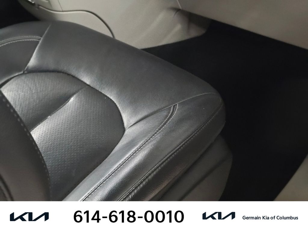 Used 2022 Gray Chrysler Touring L image 26