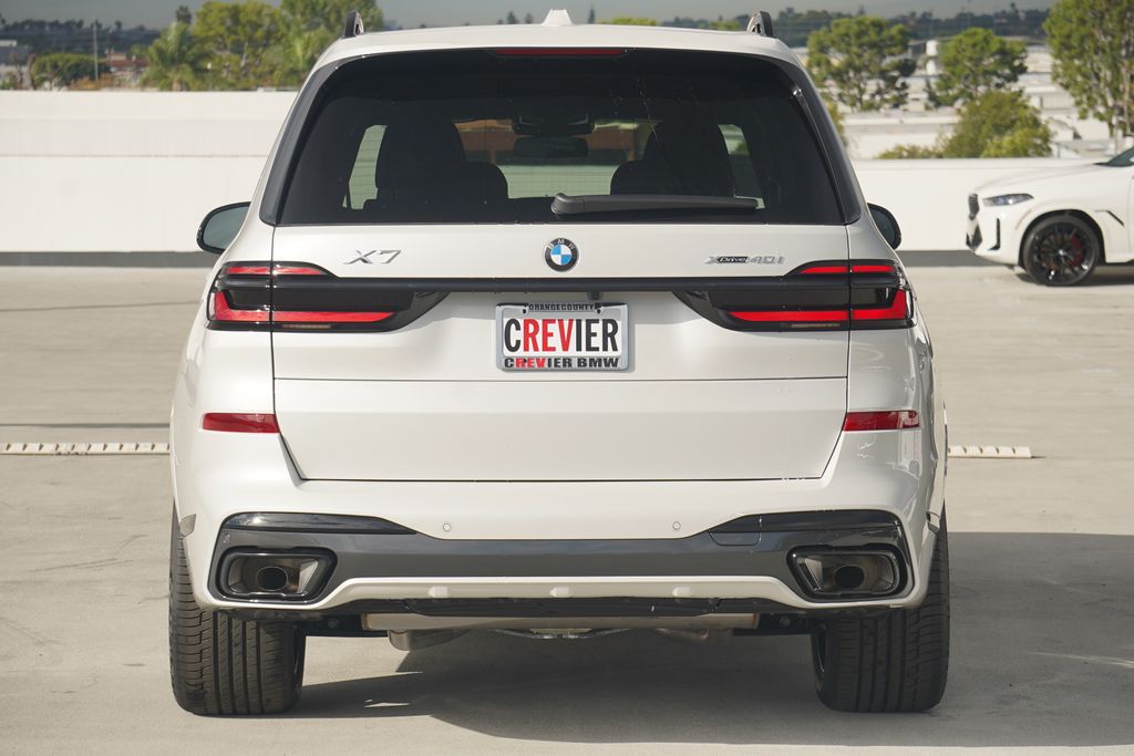 Thumbnail: 2026 BMW X7 - 6