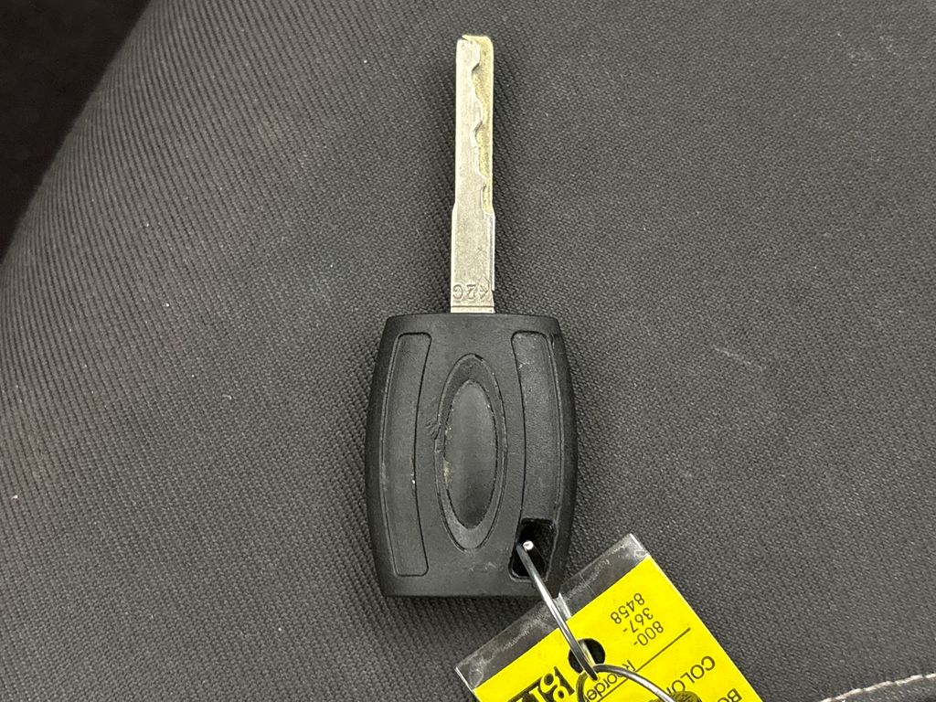 Used 2015 Green Ford SE image 31