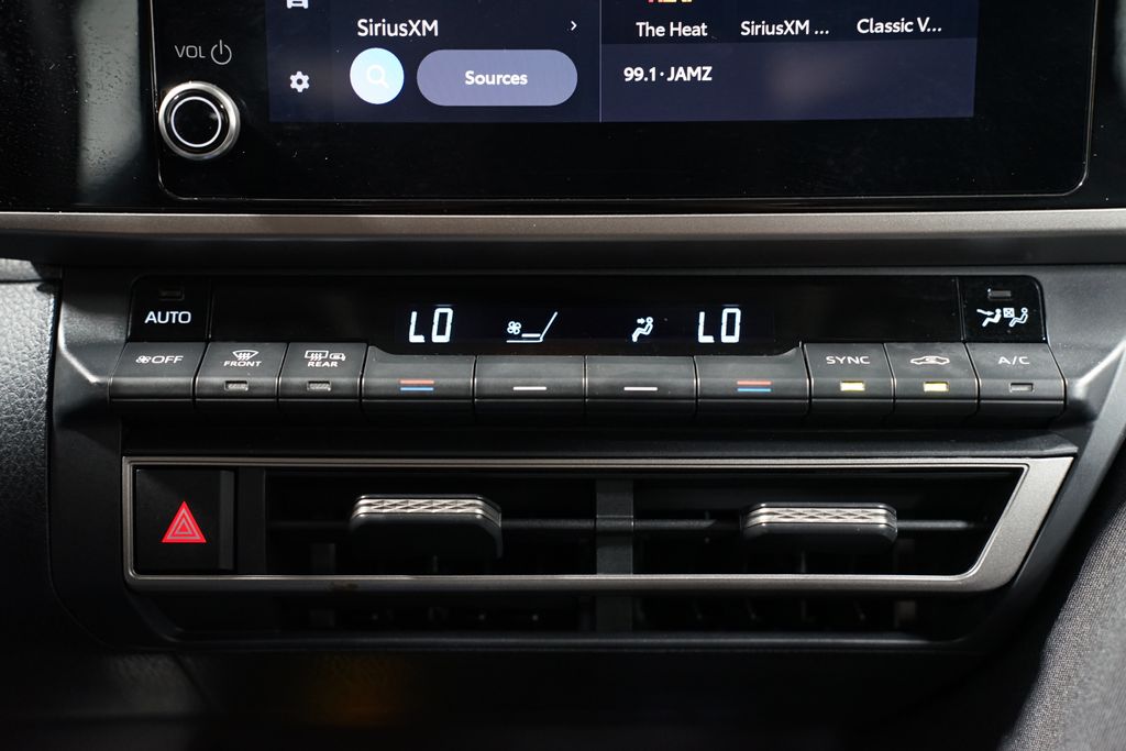 2025 Toyota Camry LE 20