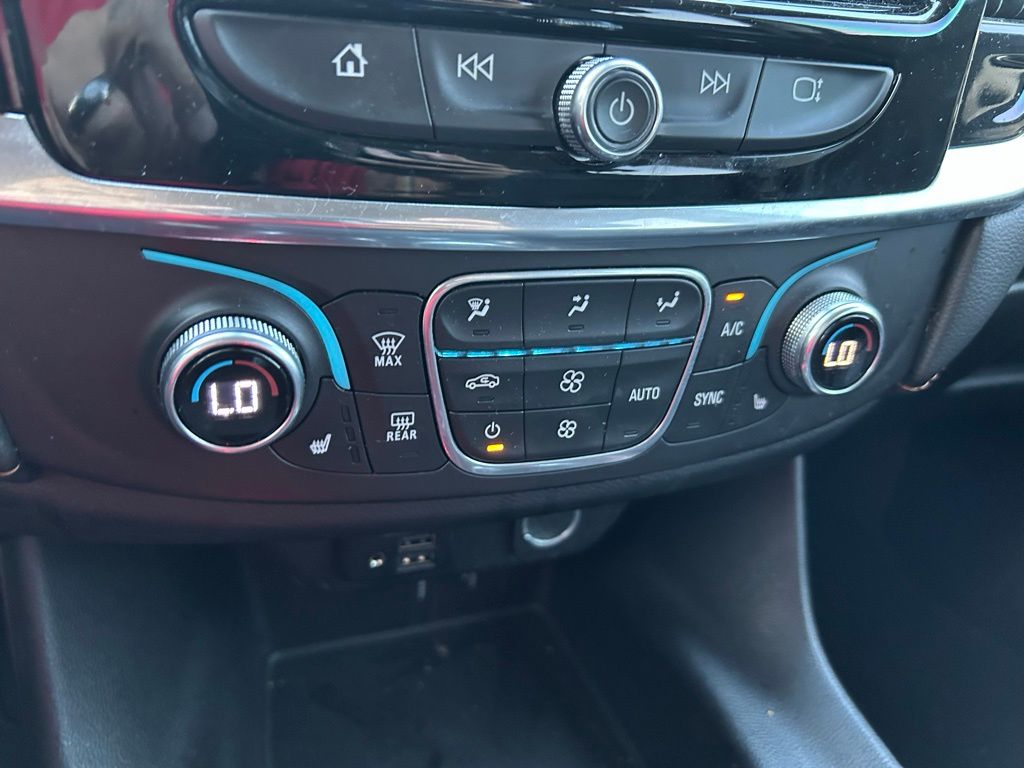 Thumbnail: 2020 Chevrolet Traverse - 27