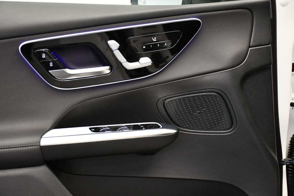 Thumbnail: 2026 Mercedes-Benz GLC - 32