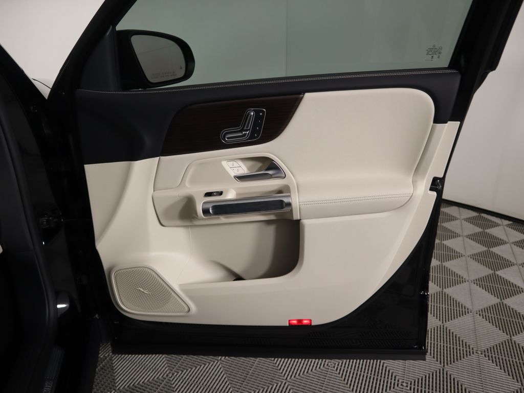 Thumbnail: 2026 Mercedes-Benz GLB - 26