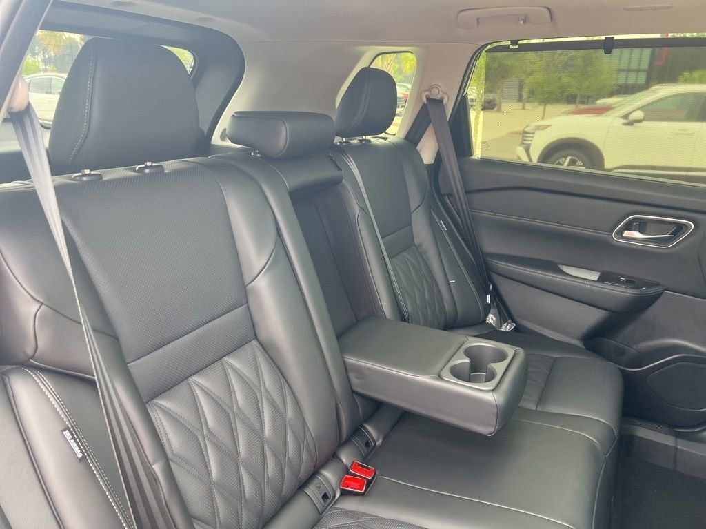 2025 Super Black Nissan Rogue Platinum FWD SUV