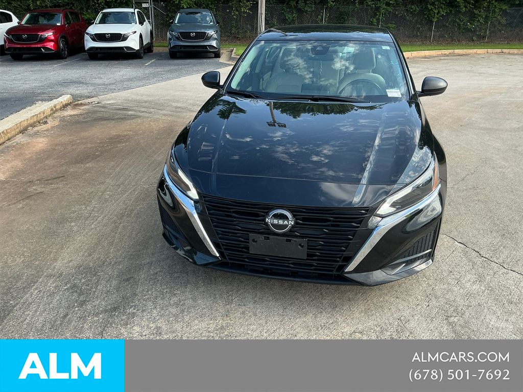 Used 2025 Black Nissan 2.5 SV image 2