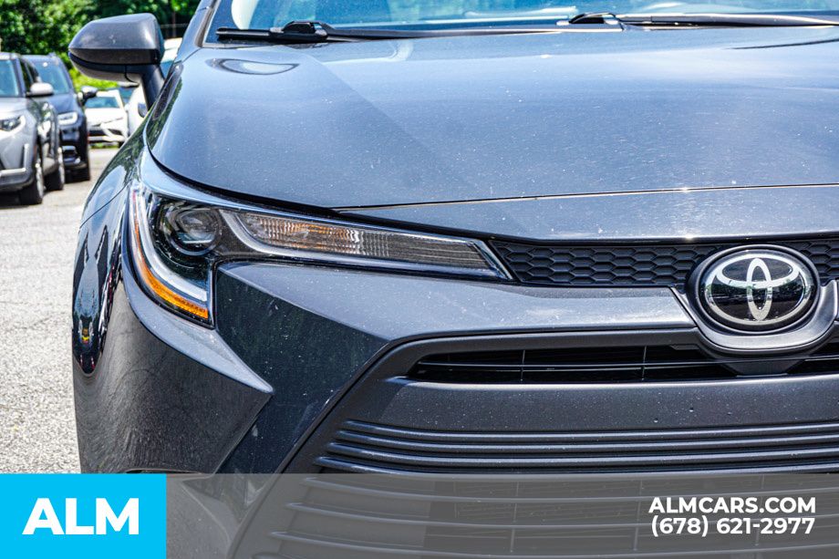 2023 Toyota Corolla LE photo 11