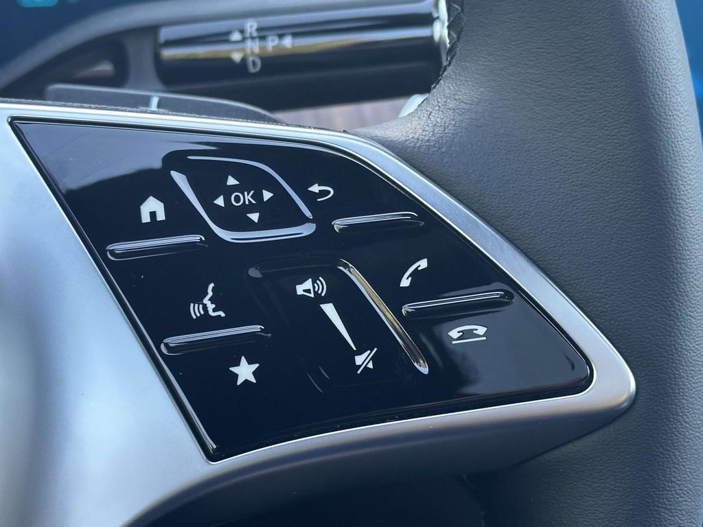 2025 Mercedes-Benz C-Class C 300 23