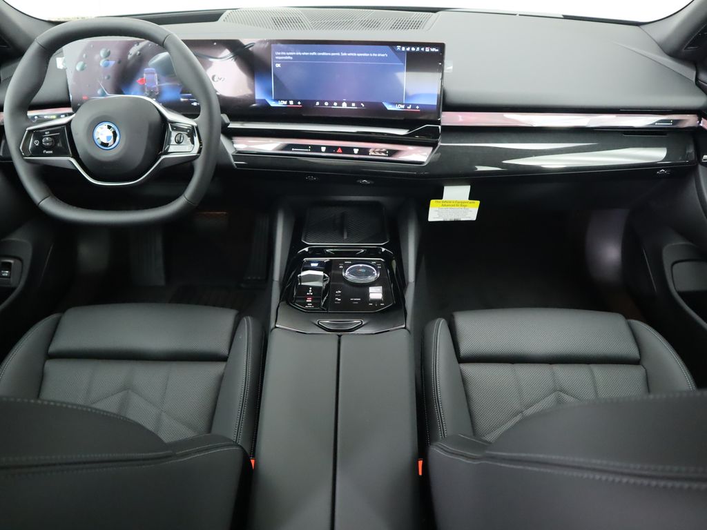 2025 BMW i5 eDrive40 13