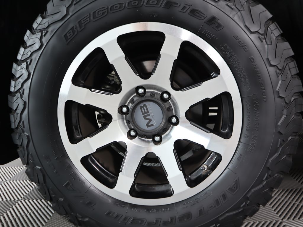 Thumbnail: 2019 Toyota 4Runner - 32