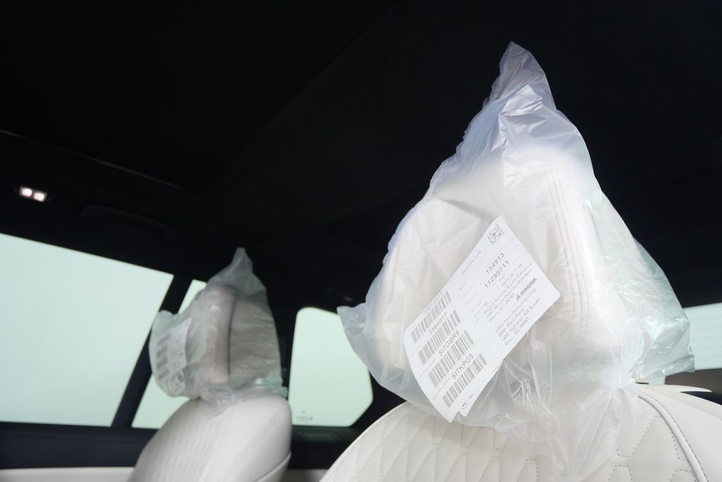 Thumbnail: 2026 BMW X7 - 17