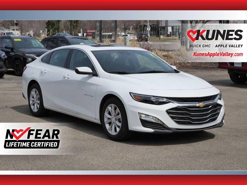 Summit White 2024 Chevrolet Malibu LT with 1LT FWD Sedan Front-Wheel Drive Continuously Variable Transmission