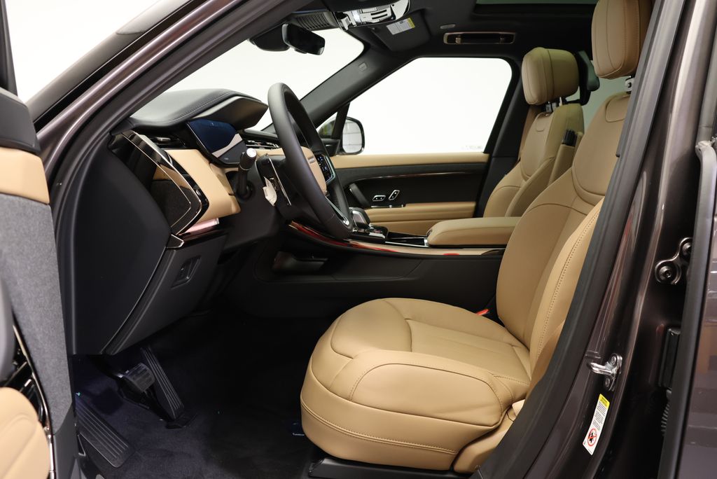 Thumbnail: 2026 Land Rover Range Rover Sport - 29