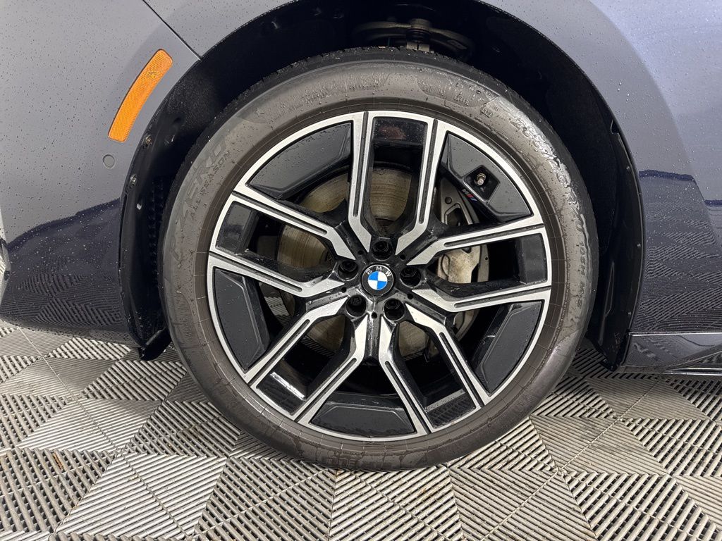 Thumbnail: 2023 BMW 7 Series - 9