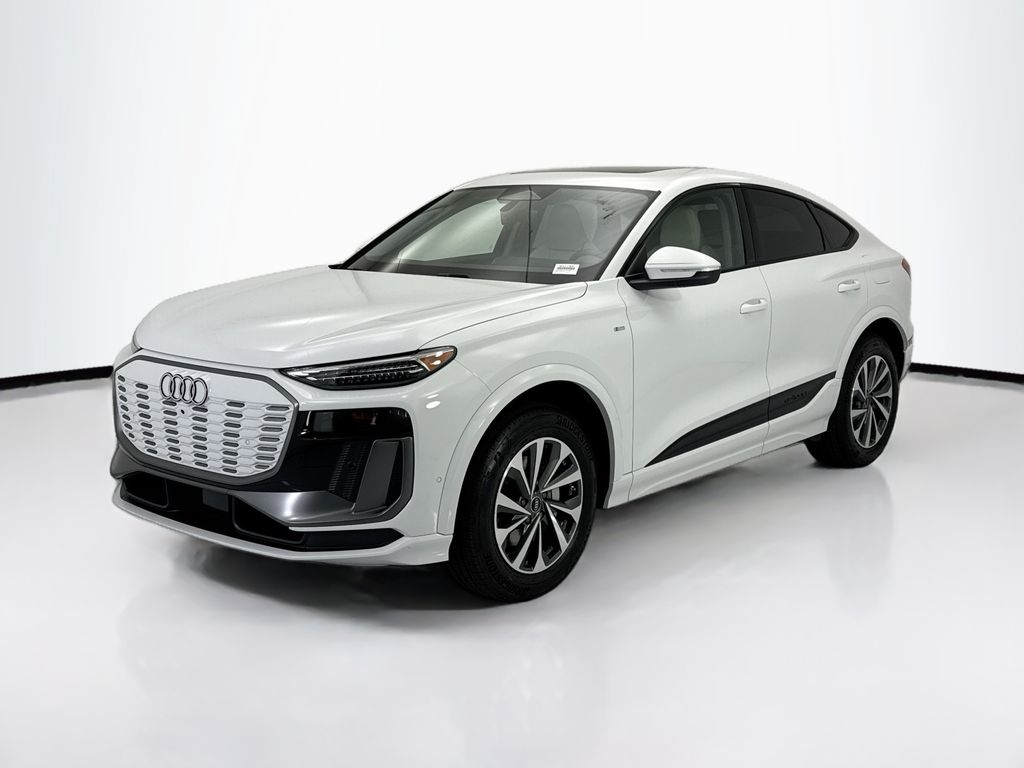 Thumbnail: 2027 Audi Q6 e-tron - 1