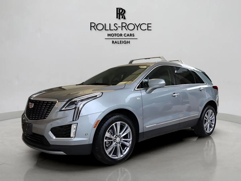 Argent Silver Metallic 2025 Cadillac XT5 SUV / Crossover Front-Wheel Drive 9-Speed Automatic