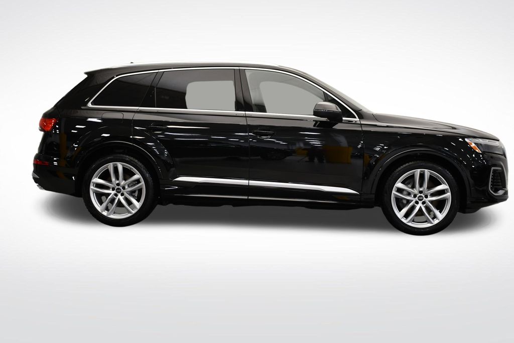 Thumbnail: 2025 Audi Q7 - 6