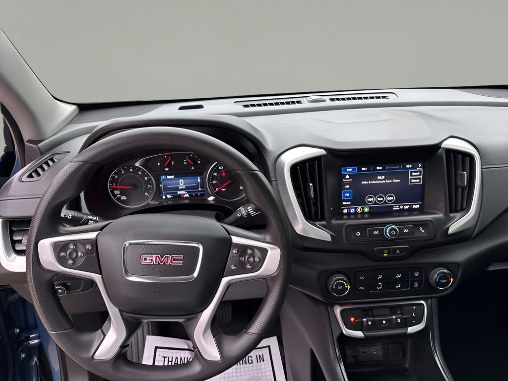 2024 GMC Terrain SLE photo