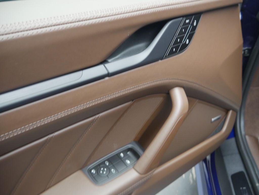 Thumbnail: 2026 Porsche 911 - 18