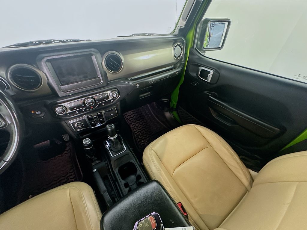Used 2019 Green Jeep Unlimited Sport S image 11