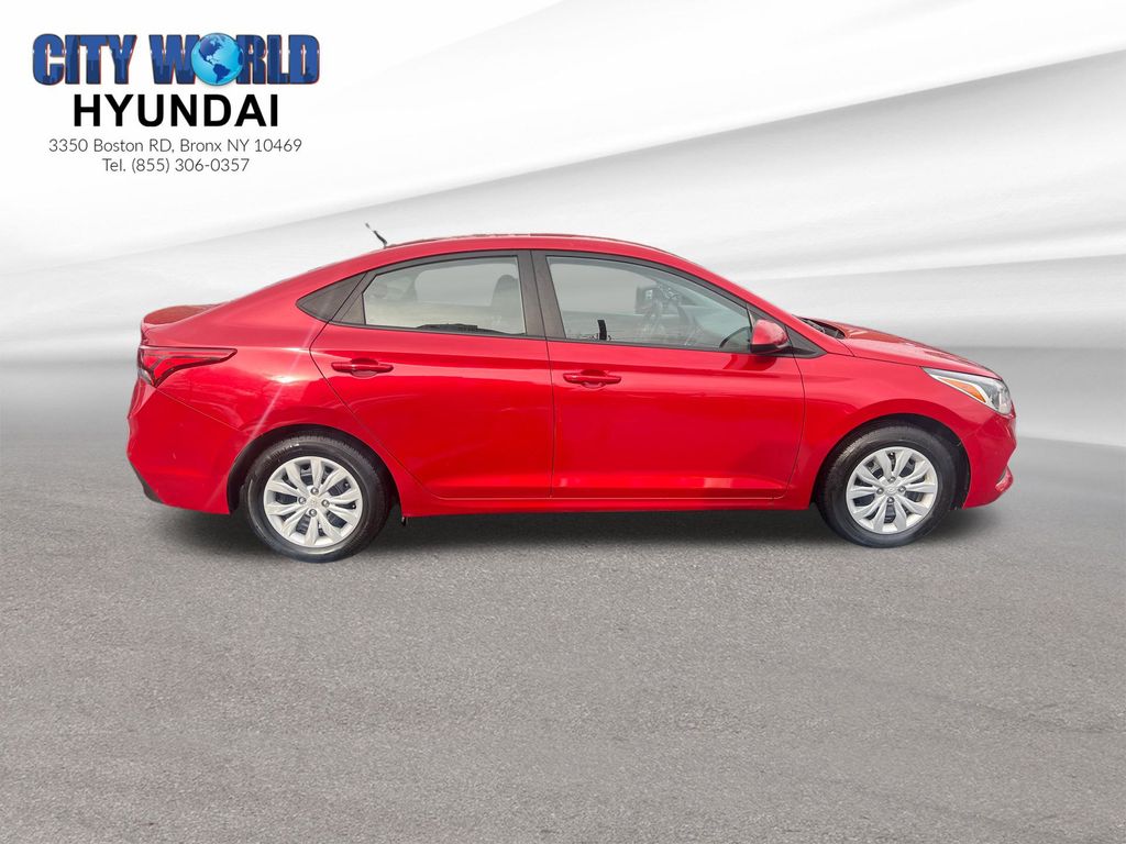 2022 Hyundai Accent SE 6