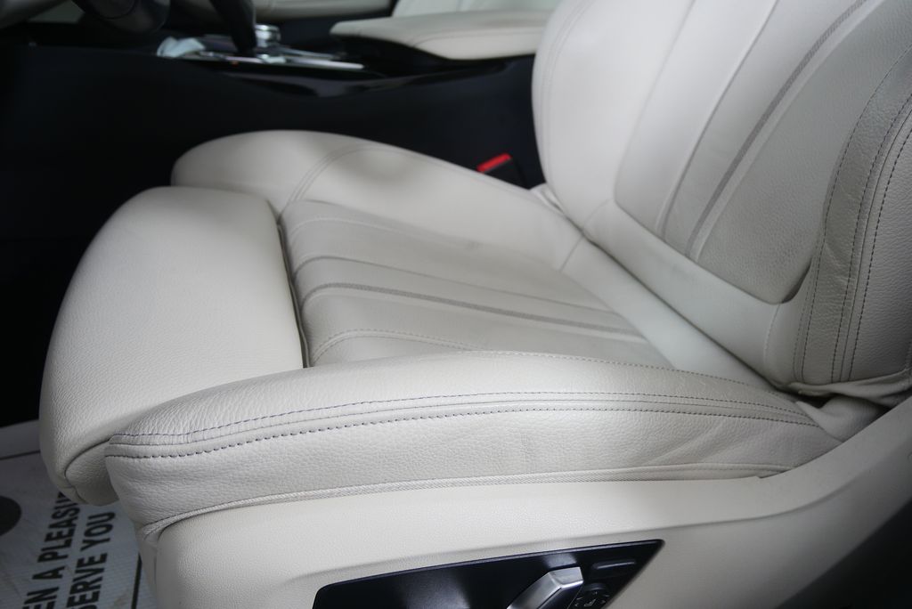 Thumbnail: 2023 BMW 5 Series - 10