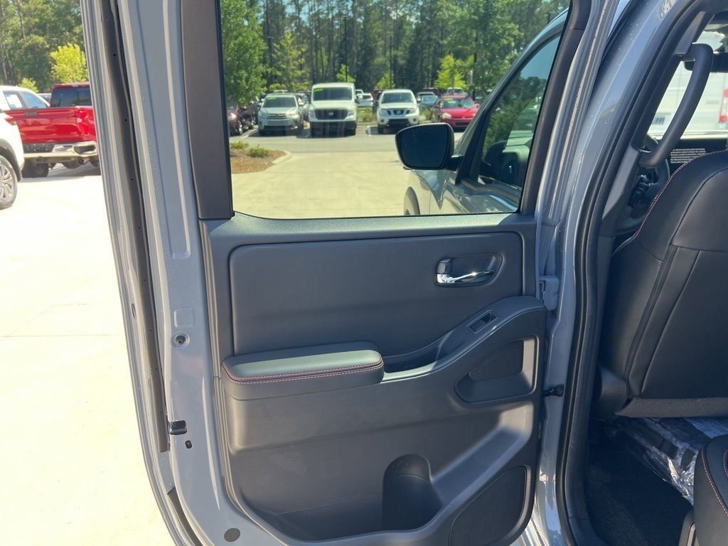 2025 Boulder Gray Pearl Nissan Frontier PRO-4X 4X4 Truck