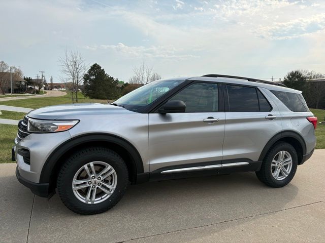 Silver Metallic 2021 Ford Explorer XLT AWD SUV / Crossover All-Wheel Drive Automatic