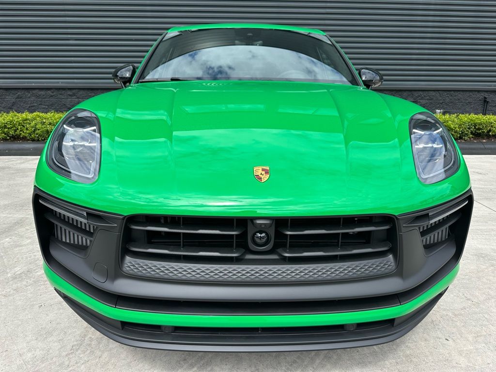 Thumbnail: 2026 Porsche Macan - 8