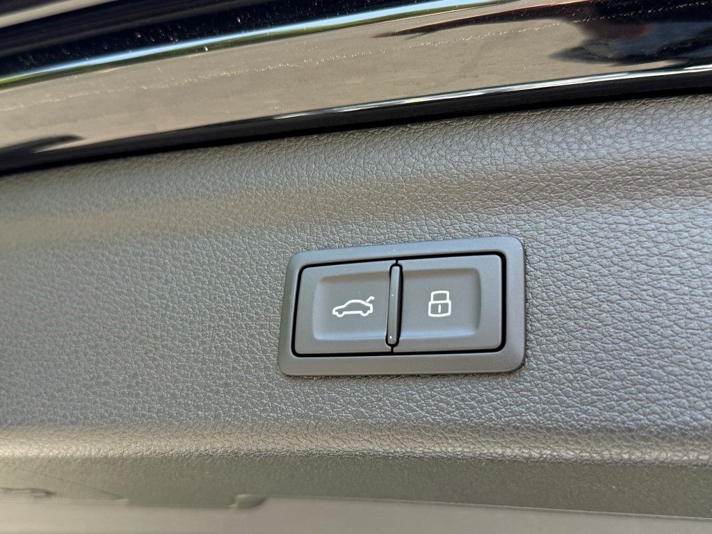 2025 Audi Q3  11