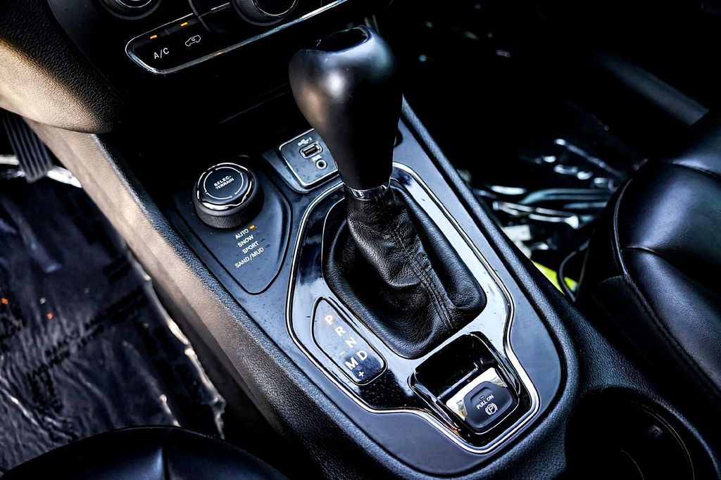 Used Car 2019 Jeep Cherokee  Altitude For Sale Under $20,000 In Taylor, Texas