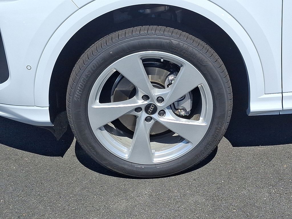 Thumbnail: 2025 Audi Q5 - 5