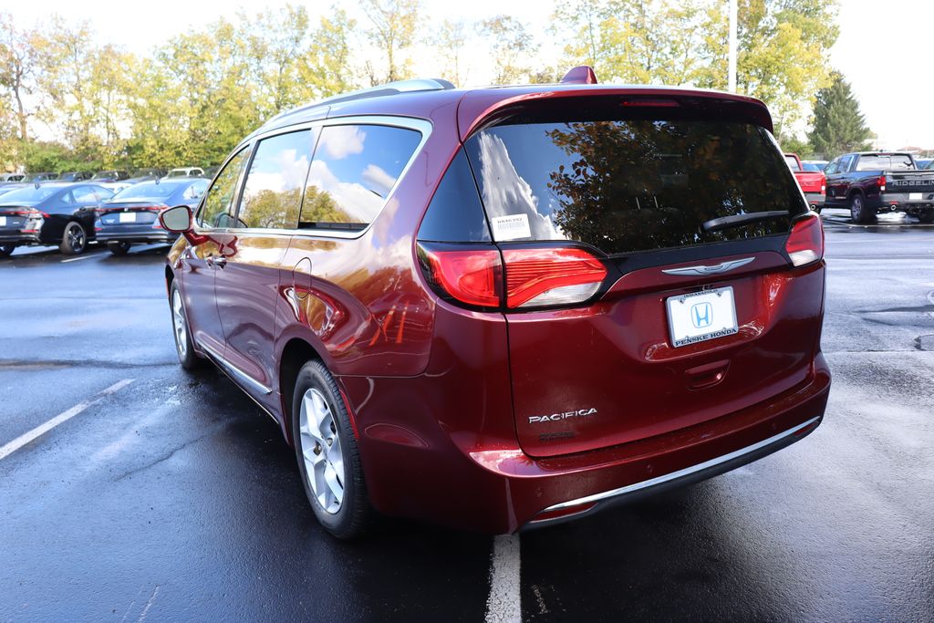 2017 Chrysler Pacifica  3