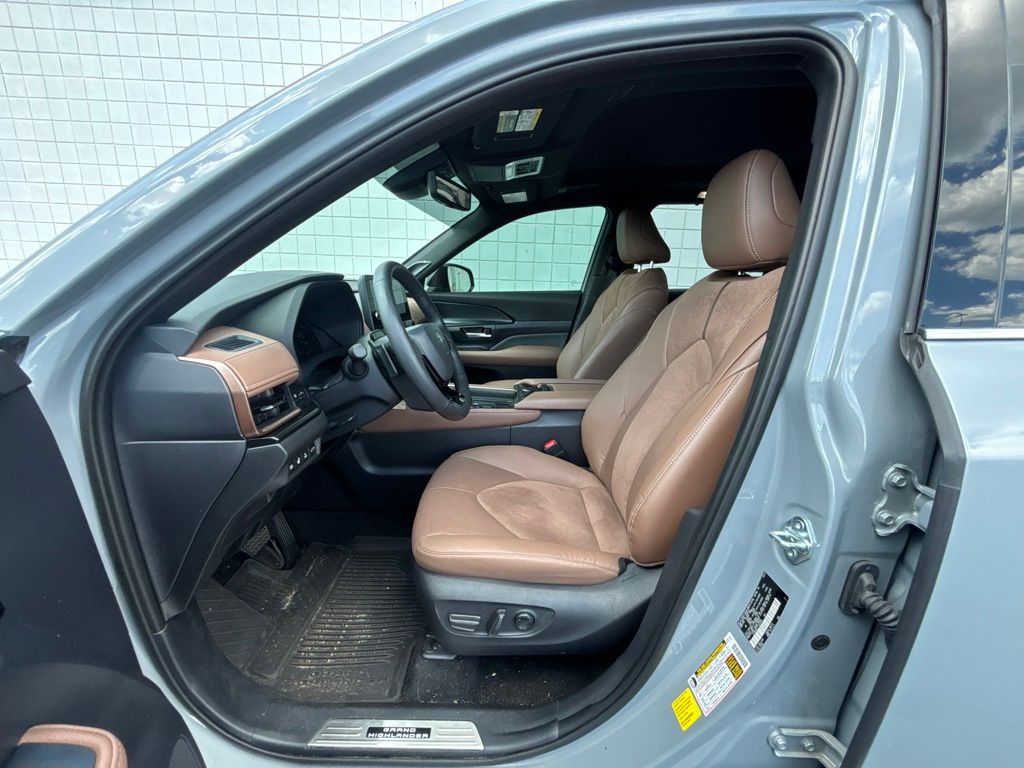 Used 2026 Toyota Grand Highlander Hybrid SUV