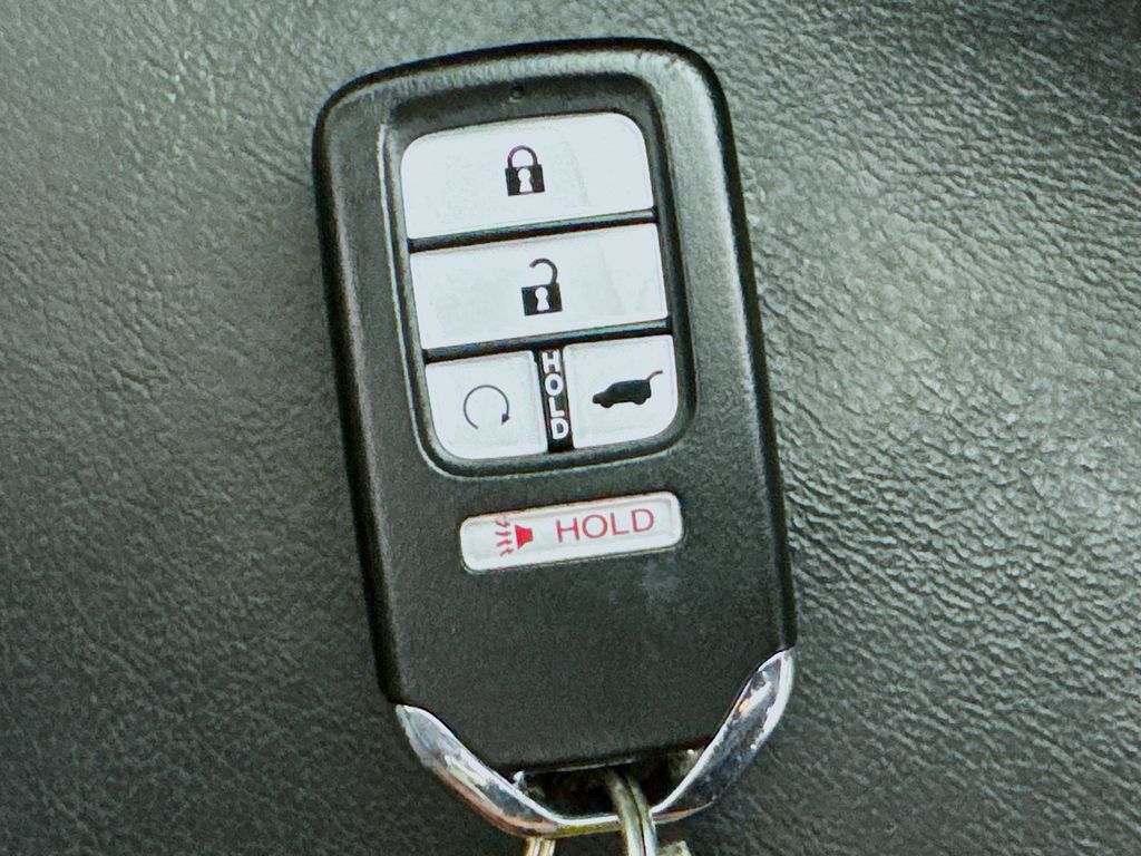 Used Car 2020 Honda Pilot  Touring For Sale Under $25,000 In Austin, Texas