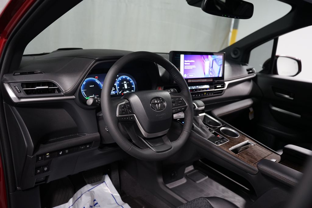 Thumbnail: 2025 Toyota Sienna - 11