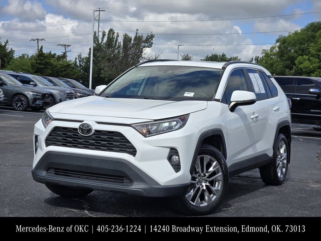 Super White 2019 Toyota RAV4 SUV / Crossover Front-Wheel Drive 8-Speed Automatic