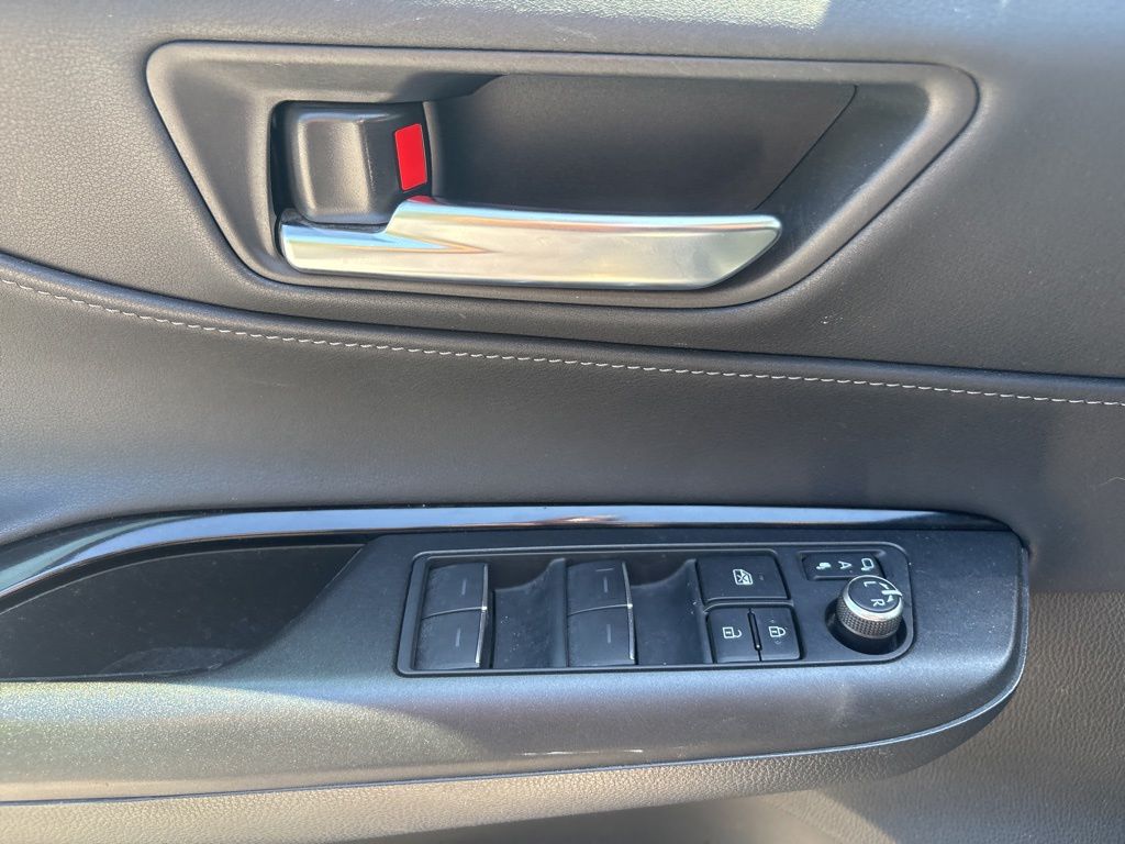 Used 2021  Toyota LE image 20