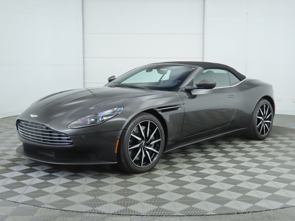 2020 Aston Martin DB11  9