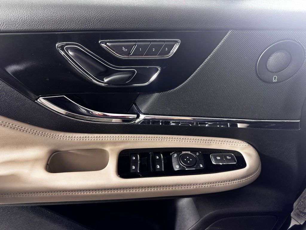 Certified Used 2025 Black Lincoln Reserve image 18