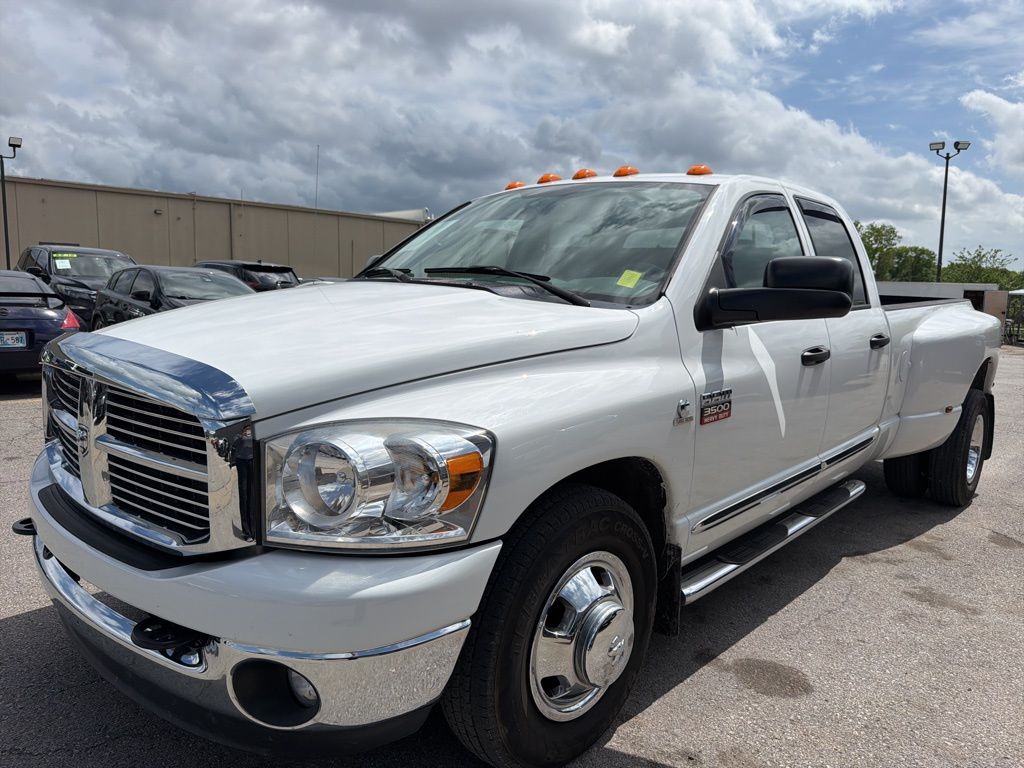 Bright White Clearcoat 2008 Dodge RAM 3500 SLT Quad Cab LB DRW RWD Pickup Truck 4X2 6-Speed Automatic