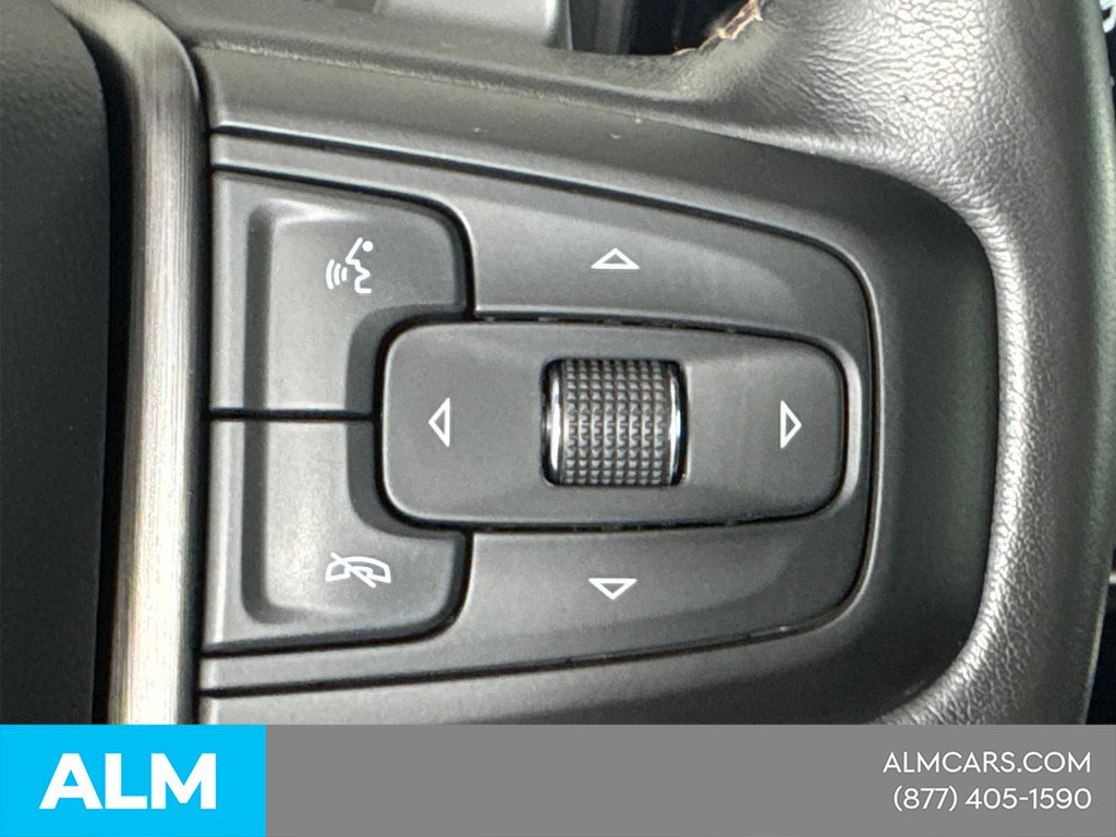 Used 2022 White GMC AT4 image 30