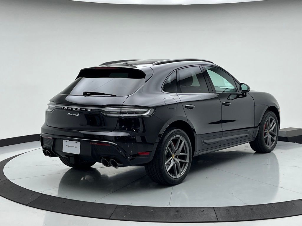 Thumbnail: 2025 Porsche Macan - 9