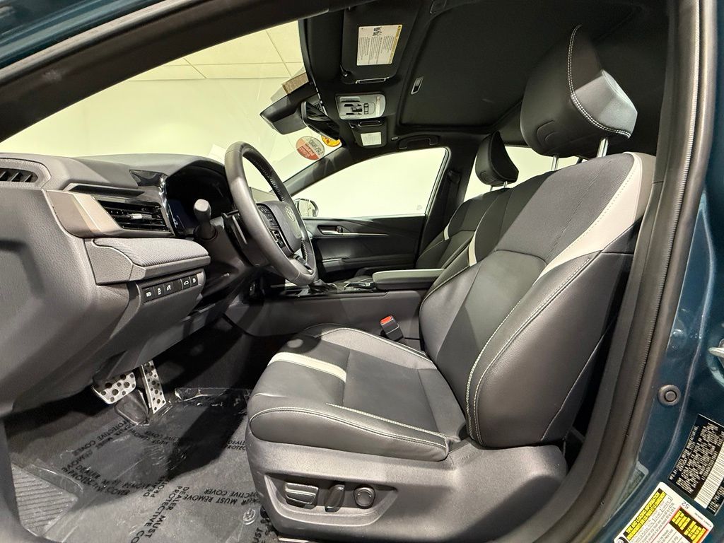 Thumbnail: 2025 Toyota Camry - 12