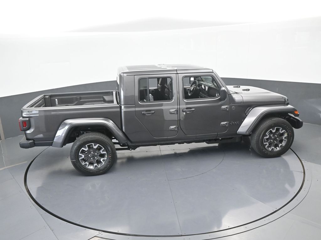 New 2026 Granite Crystal Metallic Clearcoat Jeep Sahara image 47