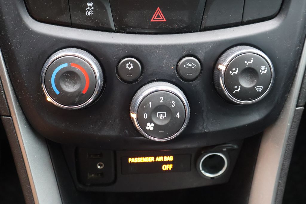 Thumbnail: 2019 Chevrolet Trax - 21