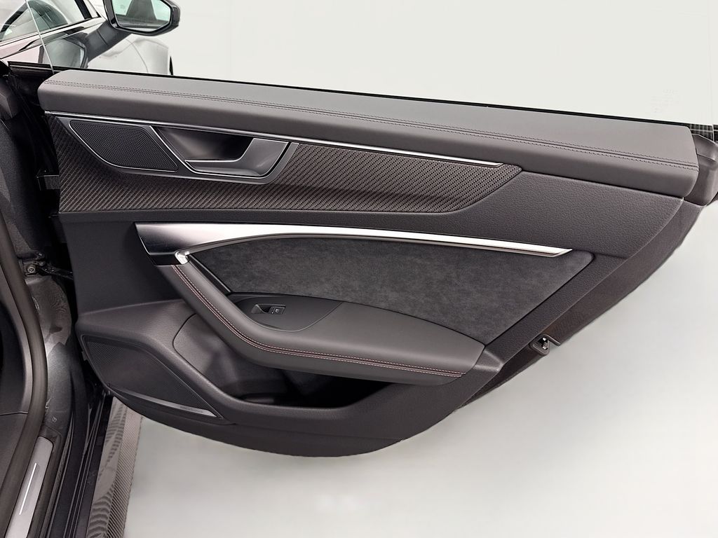 Thumbnail: 2026 Audi RS 7 - 27