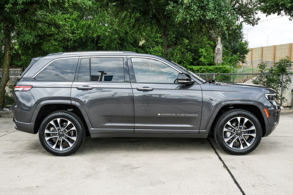 used 2022 Jeep Grand Cherokee car, priced at $31,834