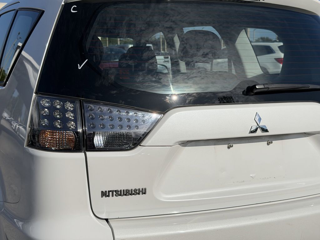 used 2010 Mitsubishi Outlander car, priced at $6,991