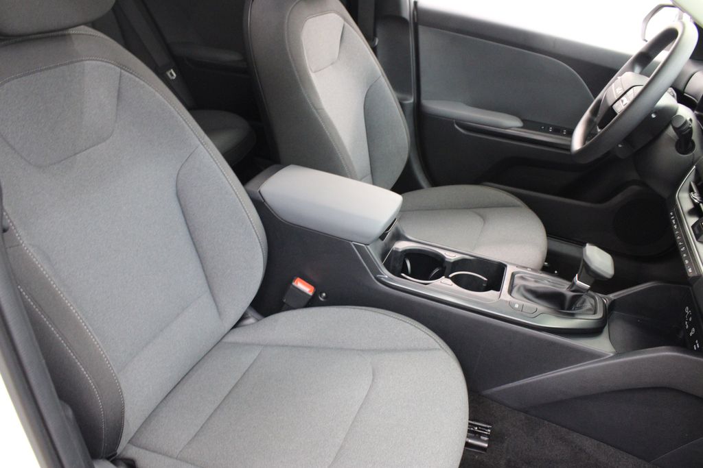used 2025 Kia K4 car
